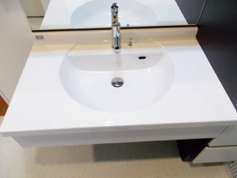 LIXILルミシス 座り使いもできるフルオープンタイプに